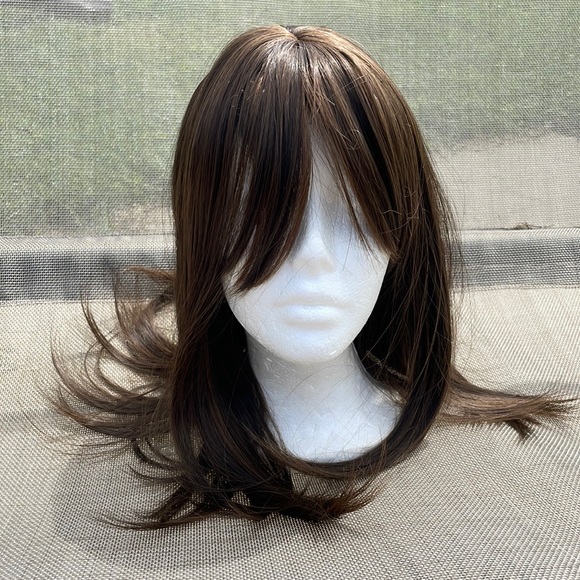 NWT 14” mixed browns wig highlighted dark brown long bangs sleek full rounded - Picture 14 of 16